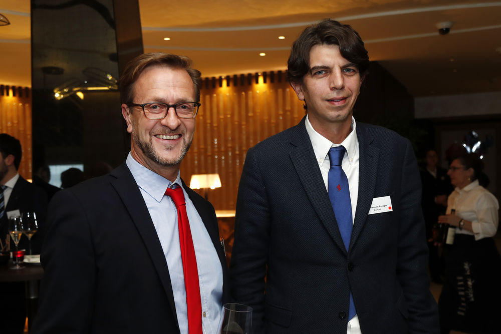Markus Mehr (auto-illustrierte) mit Emmanuele Raveglia (Ferrari).