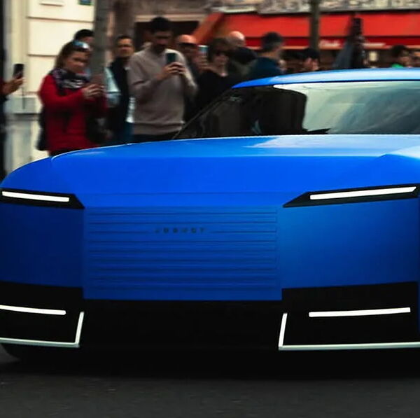 Jaguar Type 00 an der Paris Fashion Week