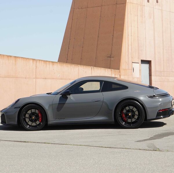 Porsche 911 GTS : Electric Boogie Funk