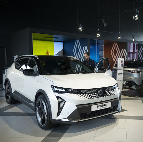 Renault sur la voie rapide